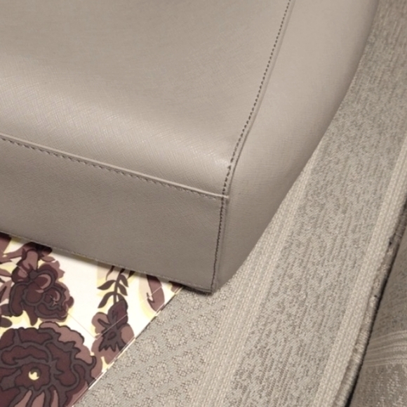 Tory Burch York Buckle Tote - Picture 8 of 16